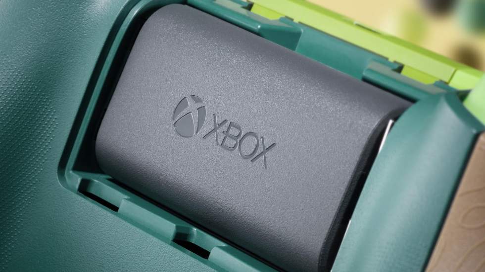 Microsoft анонсировала геймпад Xbox частично созданный из вторсырья