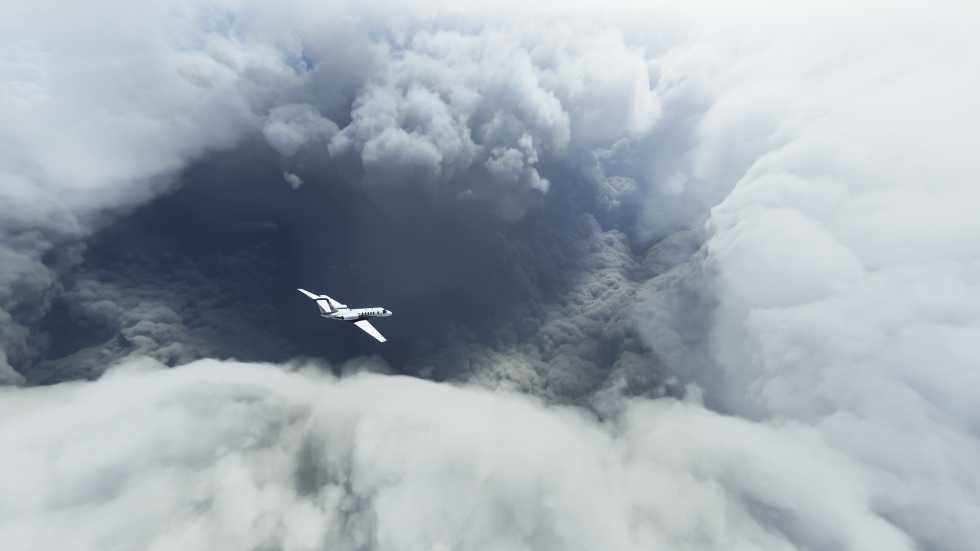 Игроки летают в самый центр урагана «Лаура» в Microsoft Flight Simulat