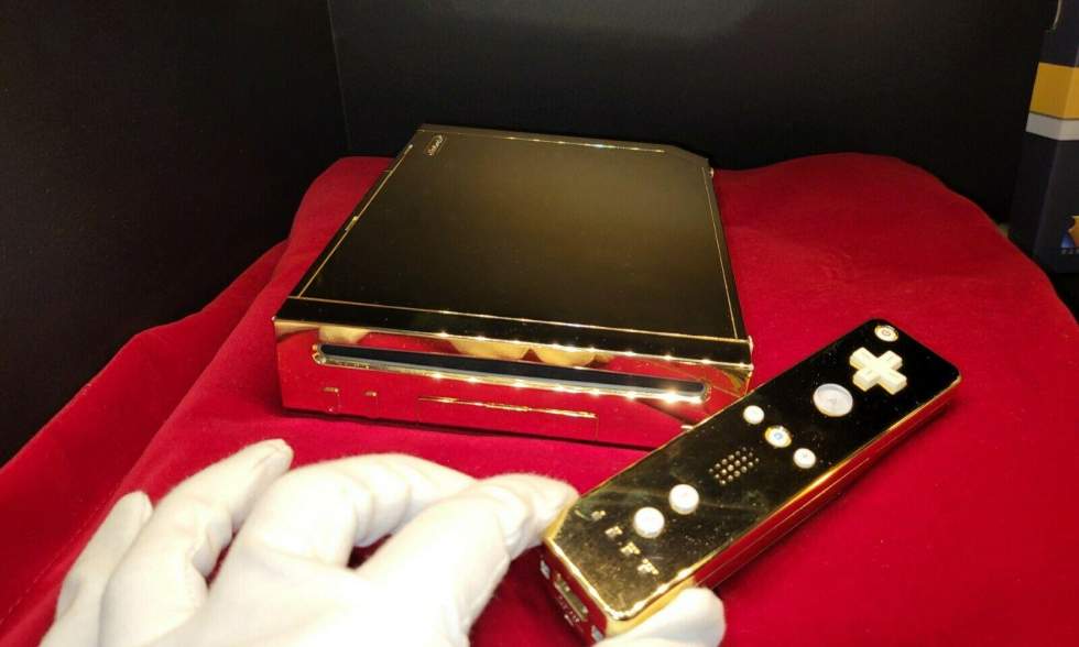 Золотой Wii, сделанный для королевы Елизаветы II, выставлен на продажу