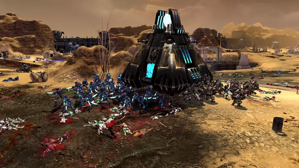 В Warhammer 40,000: Dawn of War II добавили строительство баз