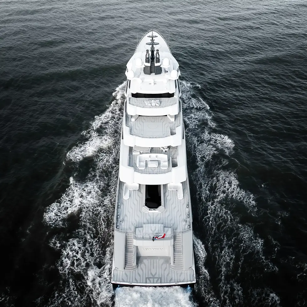 Гейб Ньюэлл получил 111-метровую суперъяхту «Leviathan» с субмариной, госпиталем и комнатой на 15 ПК