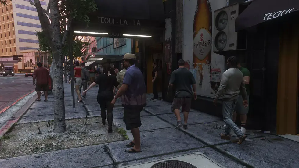 В Grand Theft Auto V наполнили улицы толпами пешеходов