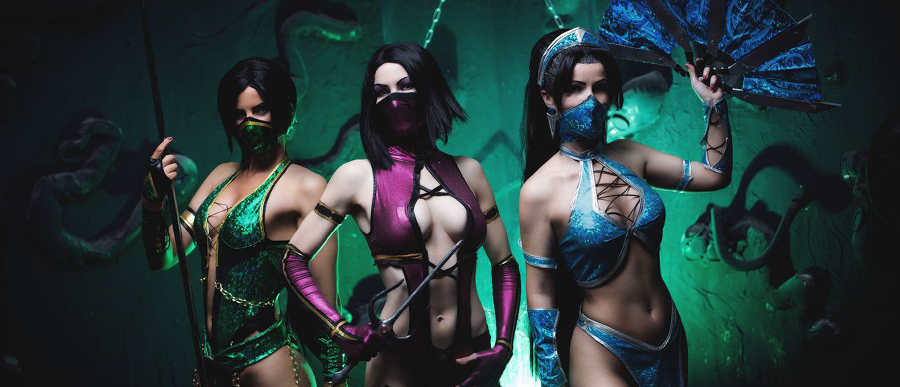 Изображение к Красочный Cosplay Джейд, Китаны и Милины - бойцов из Mortal Kombat